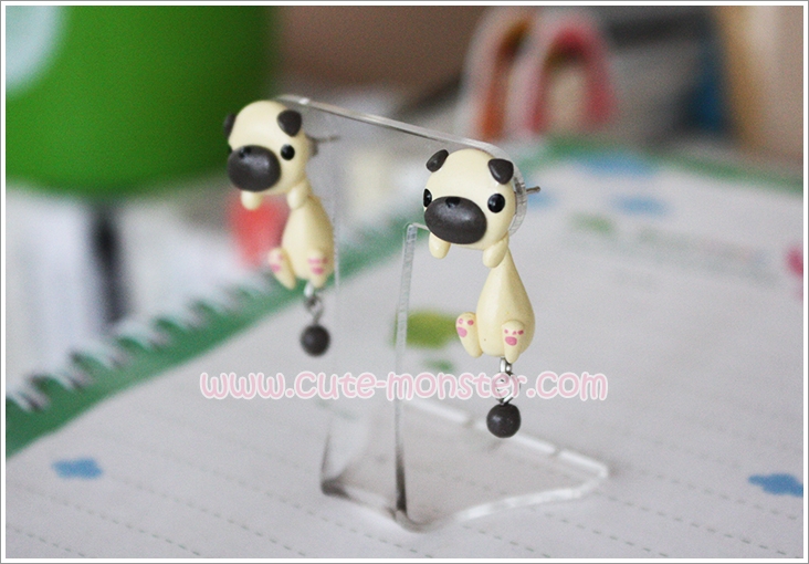 ต่างหูดินปั้น น้องหมาปั๊ก Pug puppy Earrings