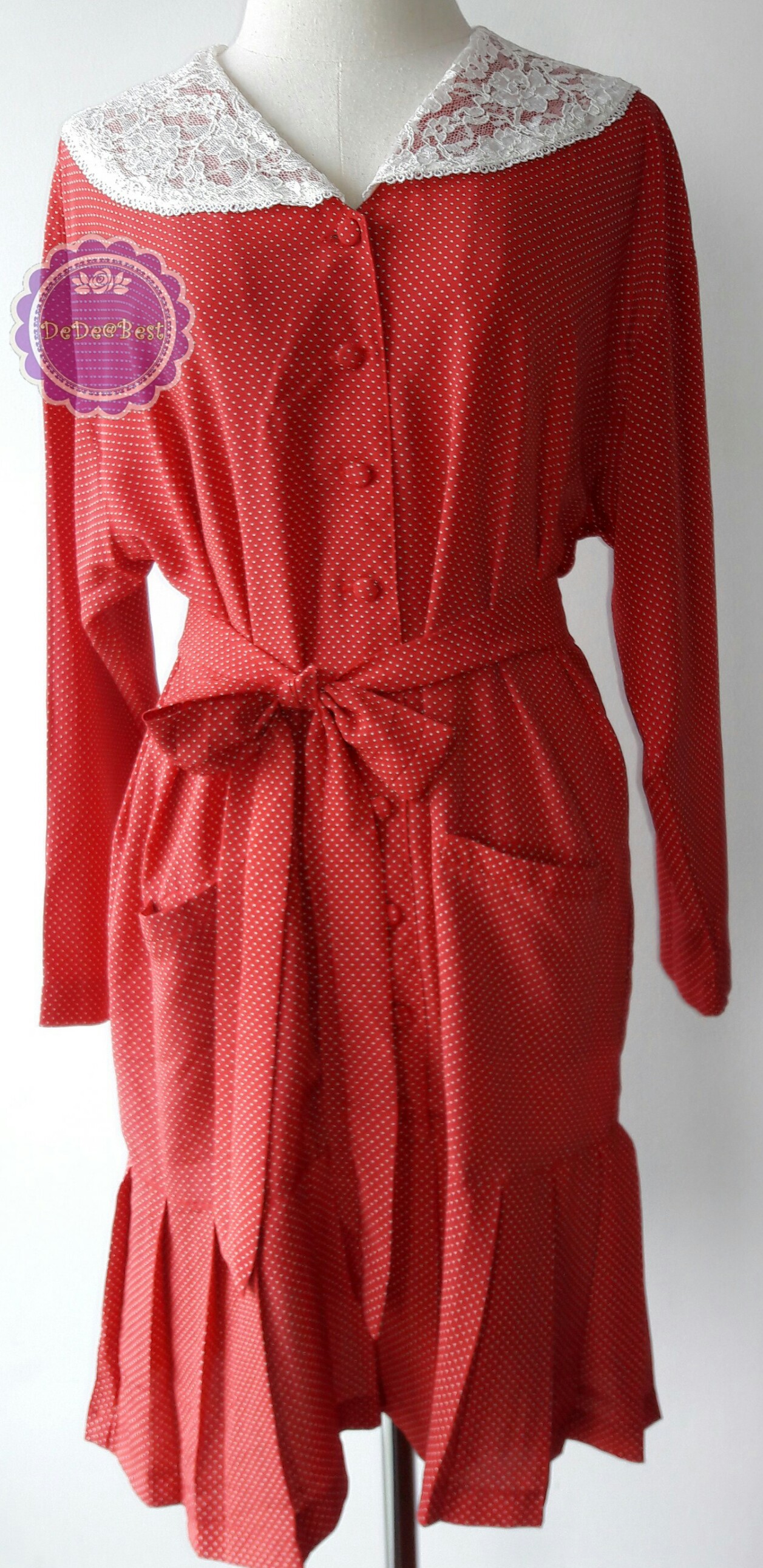 D50:Vintage dress เดรสวินเทจสีแดงลายจุดขาว ปกลูกไม้ (มีผ้าผูกเอว)