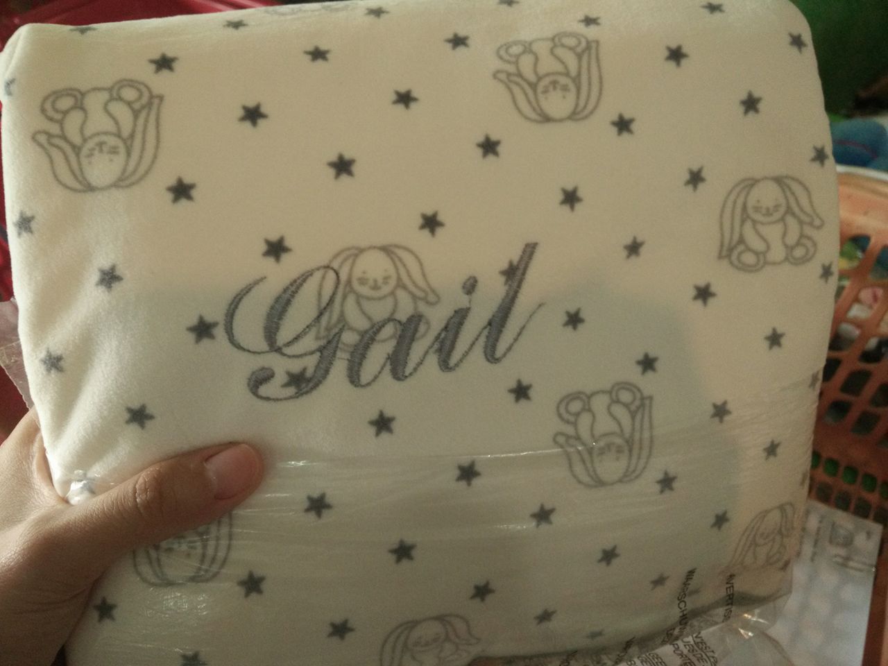 บริการปักชื่อเด็ก ลงบนสินค้า อาทิ ผ้าอ้อม เสื้อผ้า ผ้าห่ม กระเป๋า