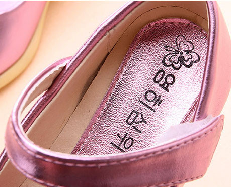 รองเท้าคัชชูเด็กหญิงสีทอง ประดับโบว์เพชร