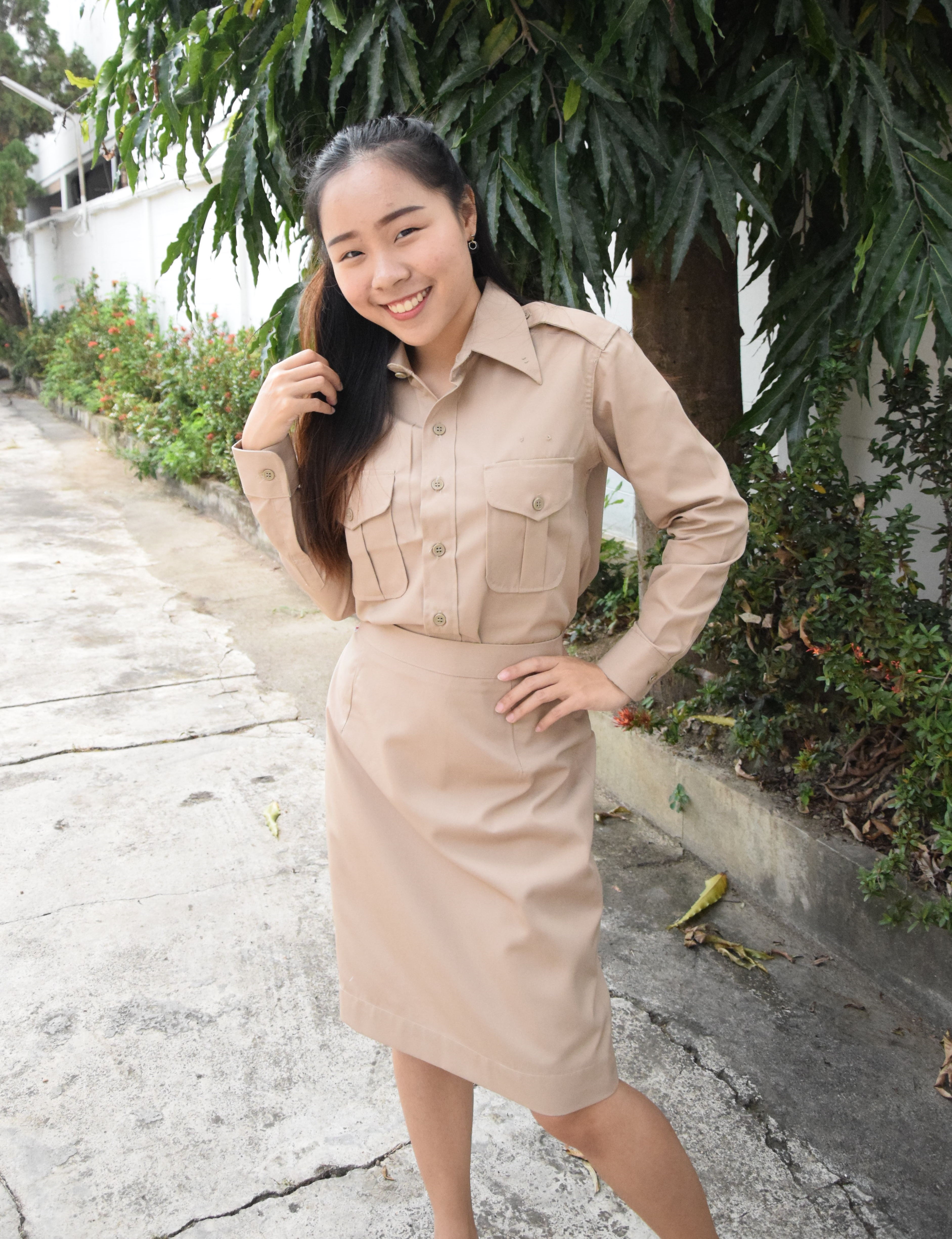 ชุดกากี ชุดข้าราชการสีกากี คอเชิ้ต แขนยาว สำหรับข้าราชการหญิง