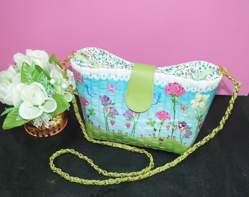 กระเป๋าเดคูพาจ พลาสติกสาน