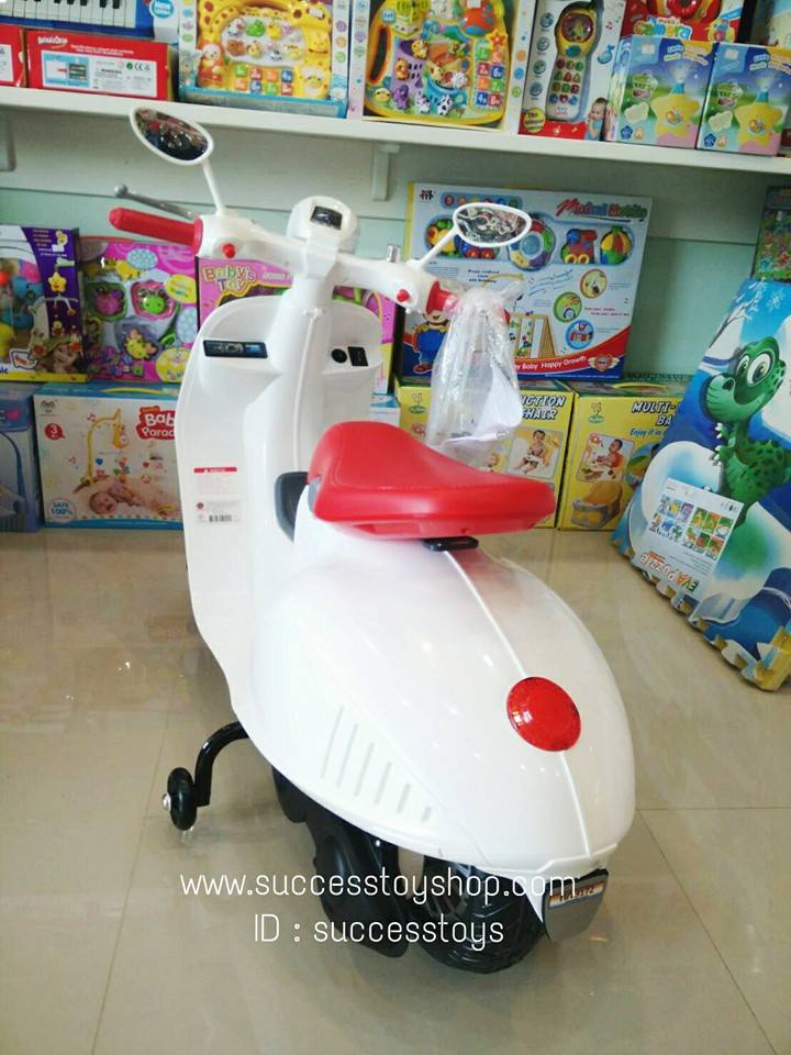 รถมอเตอร์ไซค์เวสป้า รุ่น CC3172 มี 4 สี ชมพู ดำ ขาว แดง