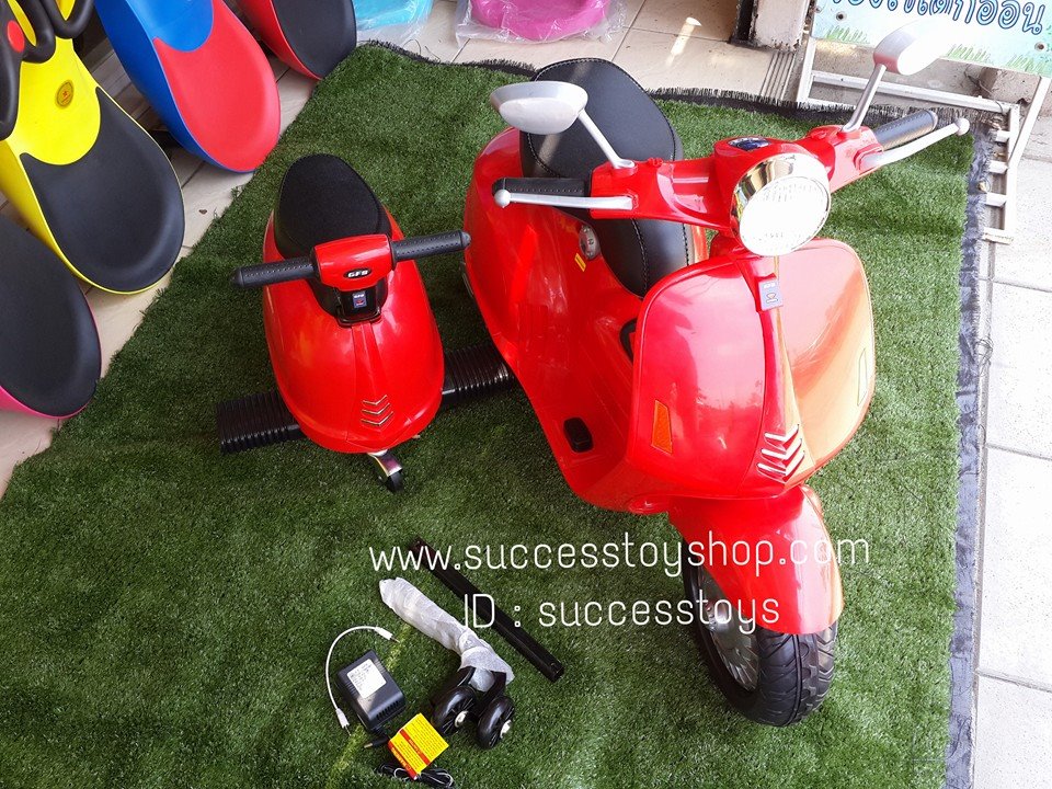 รถมอเตอร์ไซค์เวสป้าพ่วงข้าง รุ่น cc3173 สีแดง