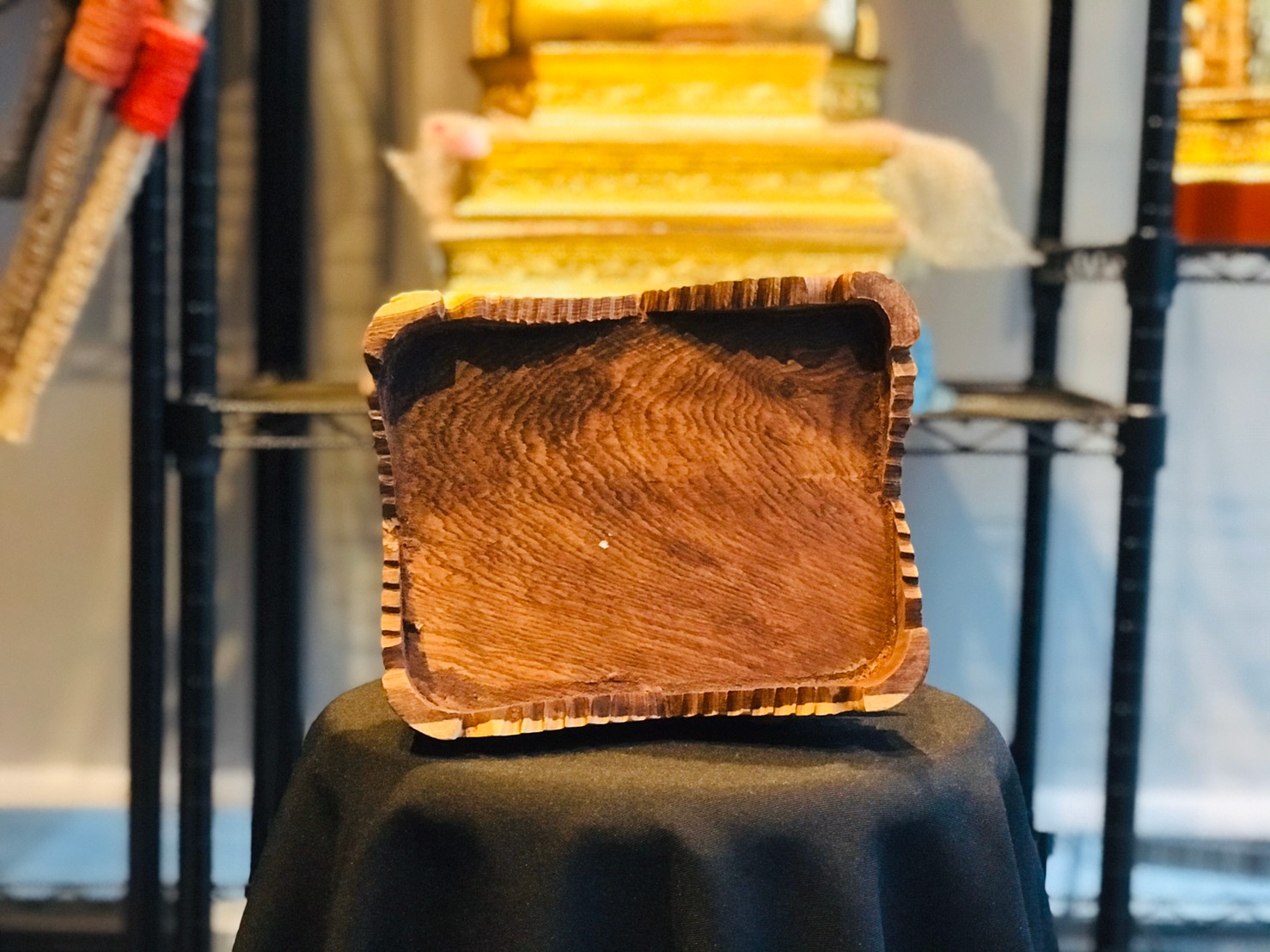 นางกวักไม้ชินชัน ขนาดหน้าตัก 8 นิ้ว