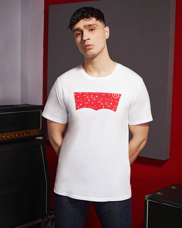 เสื้อทีเชิ้ตลิเวอร์พูล Levis® X LFC ของแท้