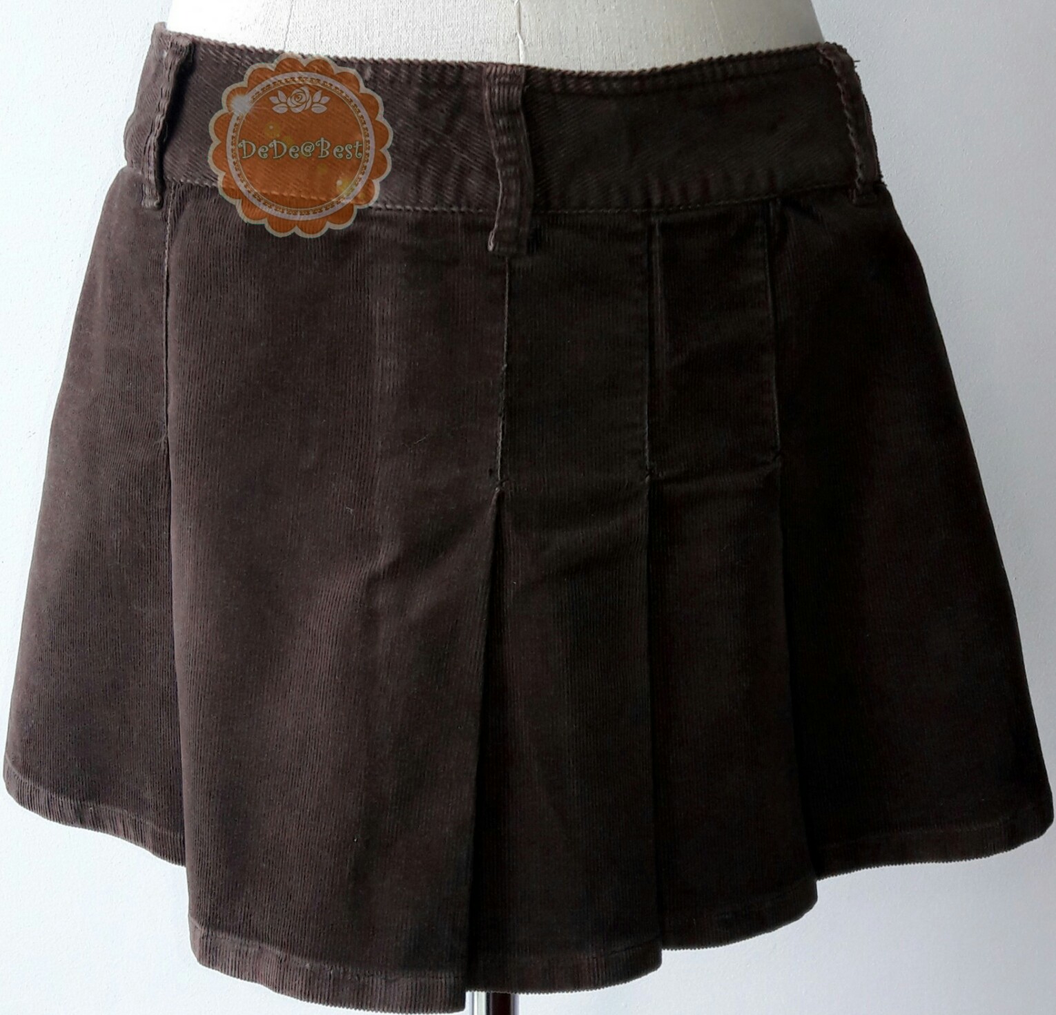 ขายแล้วค่ะ S6:2nd hand skirt กระโปรงผ้าลูกฟูกสีน้ำตาลเข้มทรงน่ารัก❤