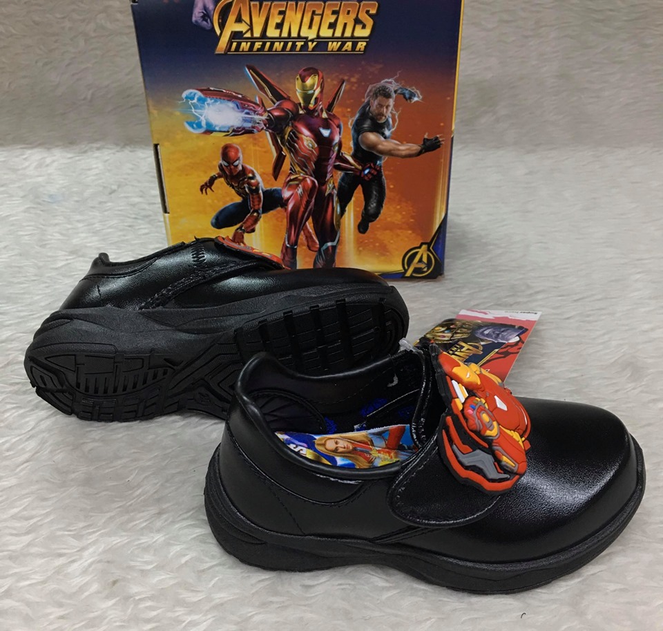รองเท้านักเรียน Popteen Avengers สีดำ