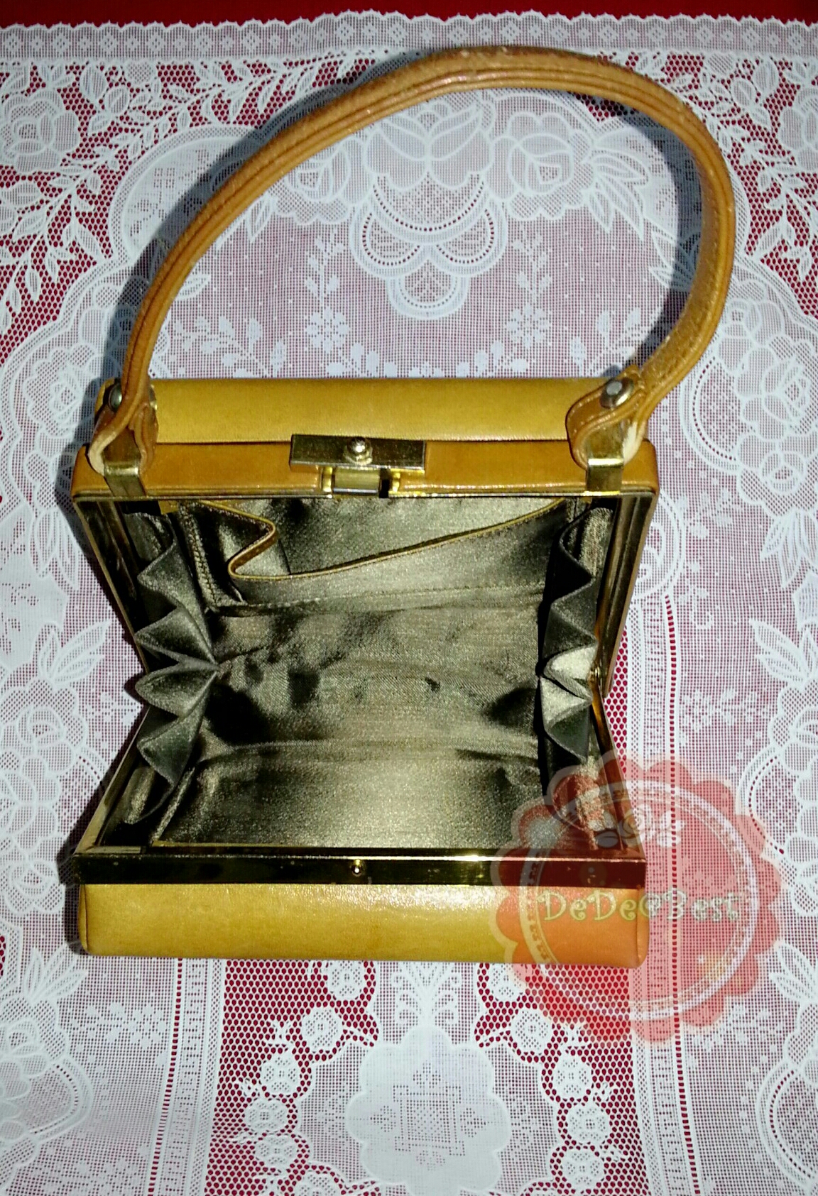 ขายแล้วค่ะ B21:Vintage leather bag กระเป๋าถือหนังแท้สีน้ำตาลทอง ทรงสี่เหลี่ยม สวยค่ะ❤