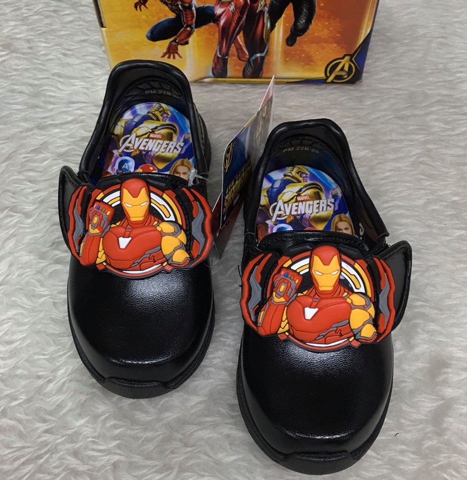 รองเท้านักเรียน Popteen Avengers สีดำ