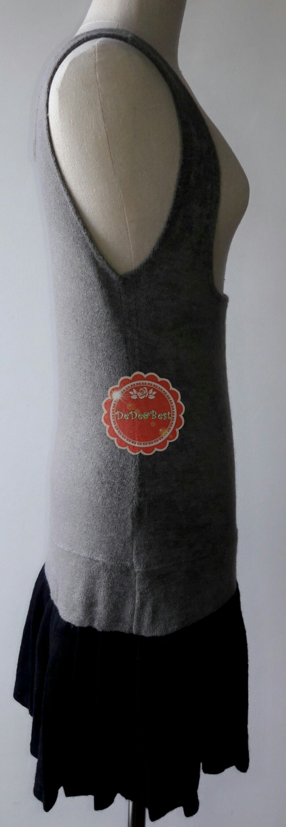 D62:2nd hand dress เอี๊ยมผ้านิ่มสีเทา-ดำ ชายกระโปรงอัดพรีทระบาย