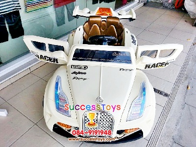 รถแบตเตอรี่เด็กนั่ง รุ่น LN5758 มี 2 สี น้ำเงิน ครีม