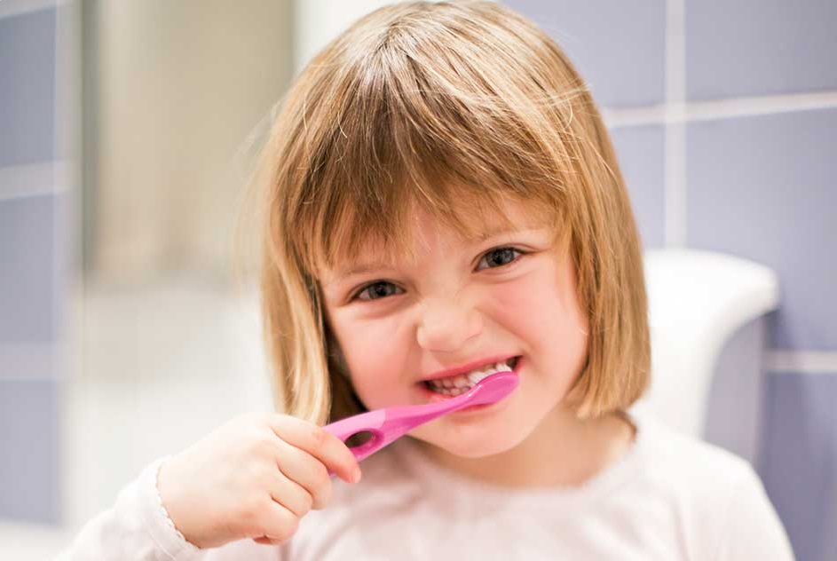 แปรงสีฟันจอร์แดน Jordan Step 2 สำหรับเด็กอายุ 3 - 5 ปี