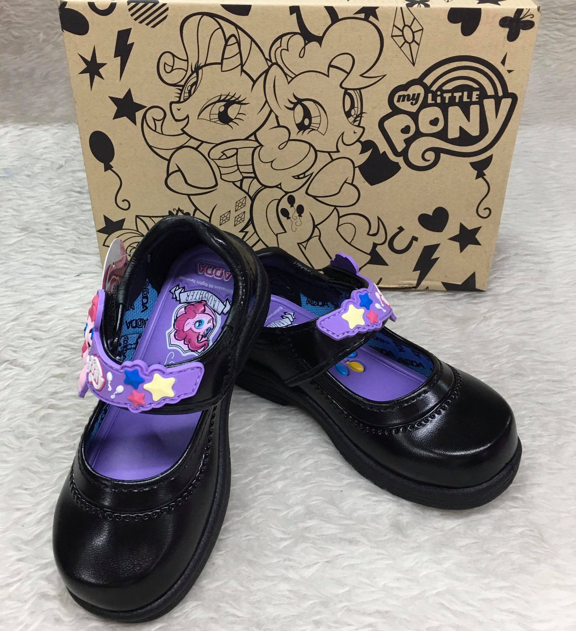 รองเท้านักเรียน สีดำ ADDA ลาย Pony