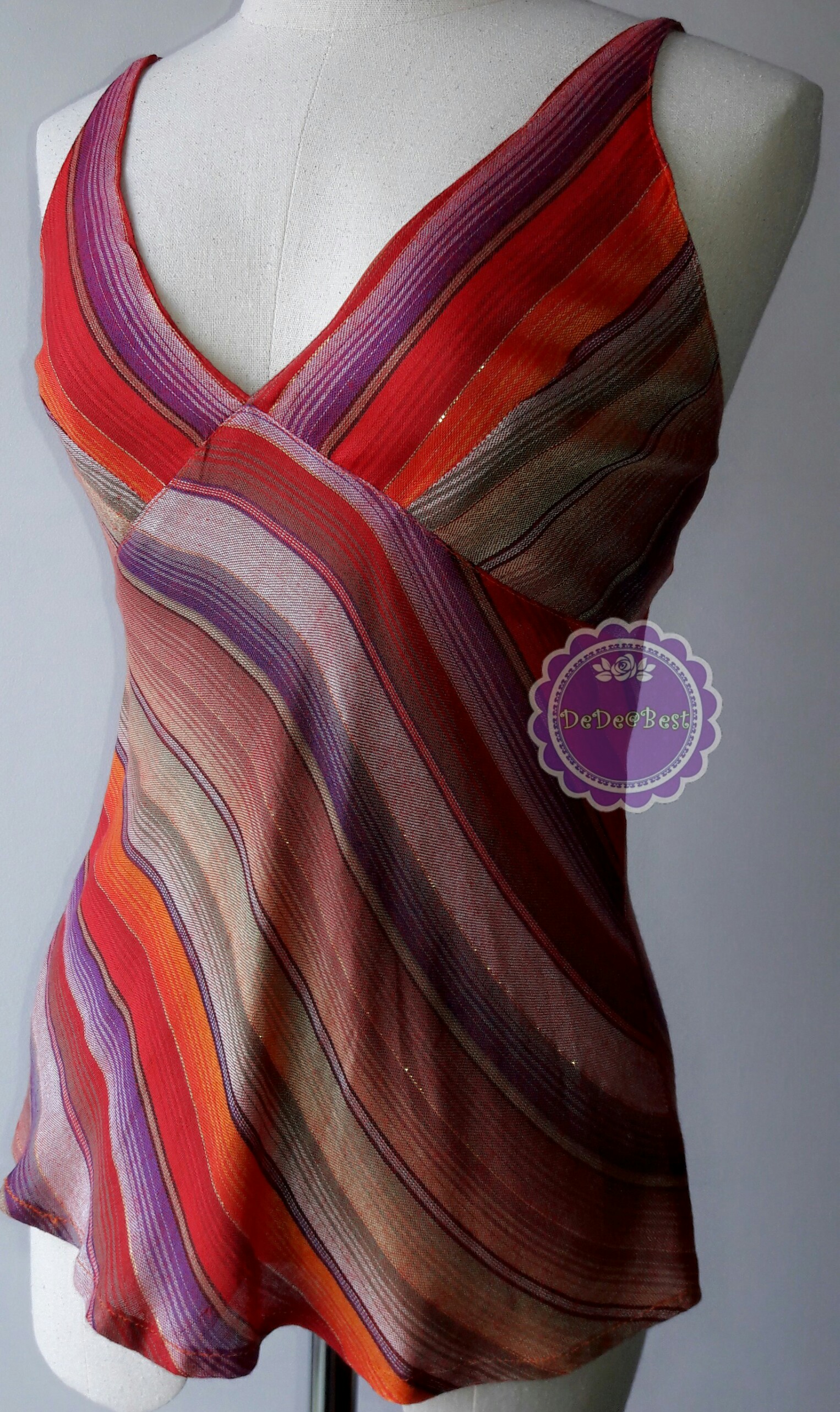 T80:2nd hand top เสื้อสายเดี่ยวผ้าหลายสีแซมดิ้นทอง