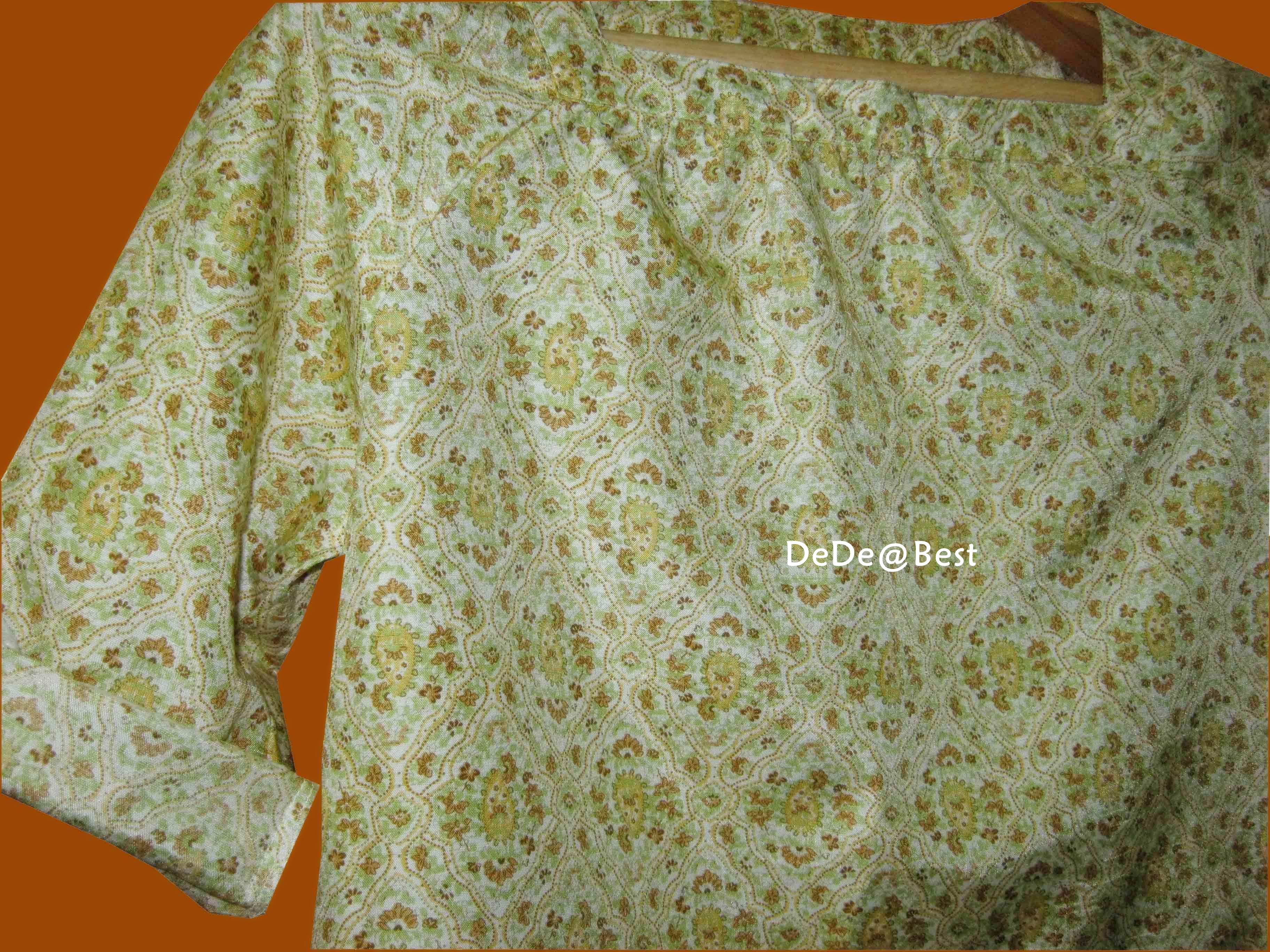 ขายแล้วค่ะ T18:Vintage top เสื้อผ้าไหมสีครีม ลายกราฟฟิคโบราณ สวยจริงค่ะ❤