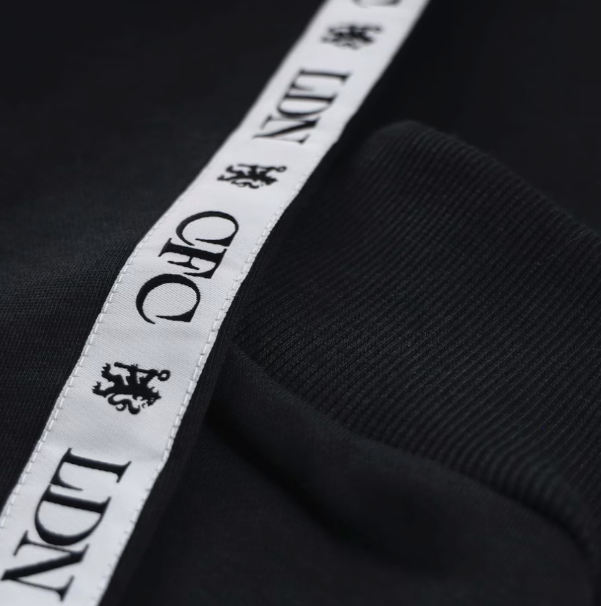 เสื้อฮู้ดเชลซีที่ระลึก 120 ปี 120 Year Anniversary CFC LDN Taped สีดำมีแถบของแท้