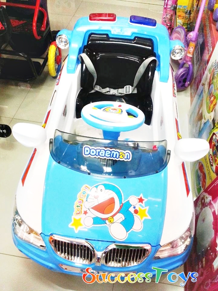 รถแบตเตอรี่เด็กนั่งไฟฟ้า รุ่นDM900LB ลายโดเรม่อน ลิขสิทธฺ์แท้ ยี่ห้อ BMW