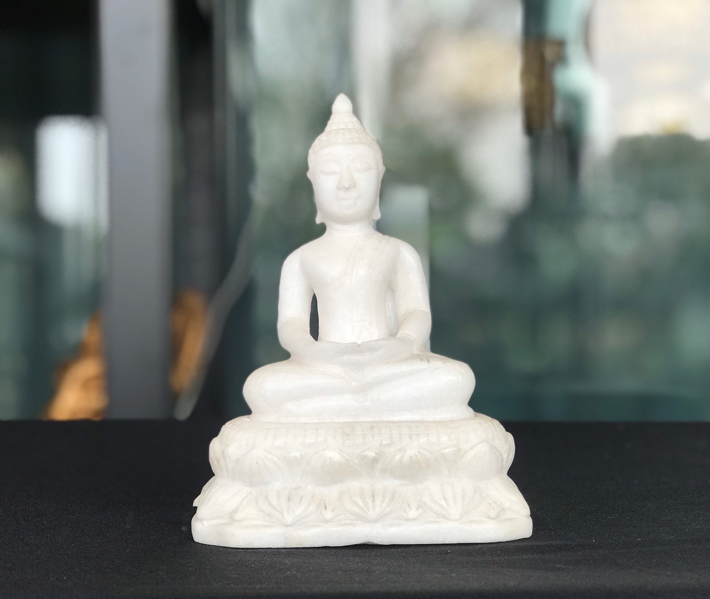 พระพุทธรูปปางสมาธิ หินขาวกรีซแท้ ขนาดหน้าตัก 3 นิ้ว พร้อมฐานบัว 4 นิ้ว