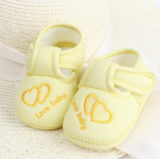 รองเท้าเด็กอ่อน love baby สีเหลือง Size 11-13