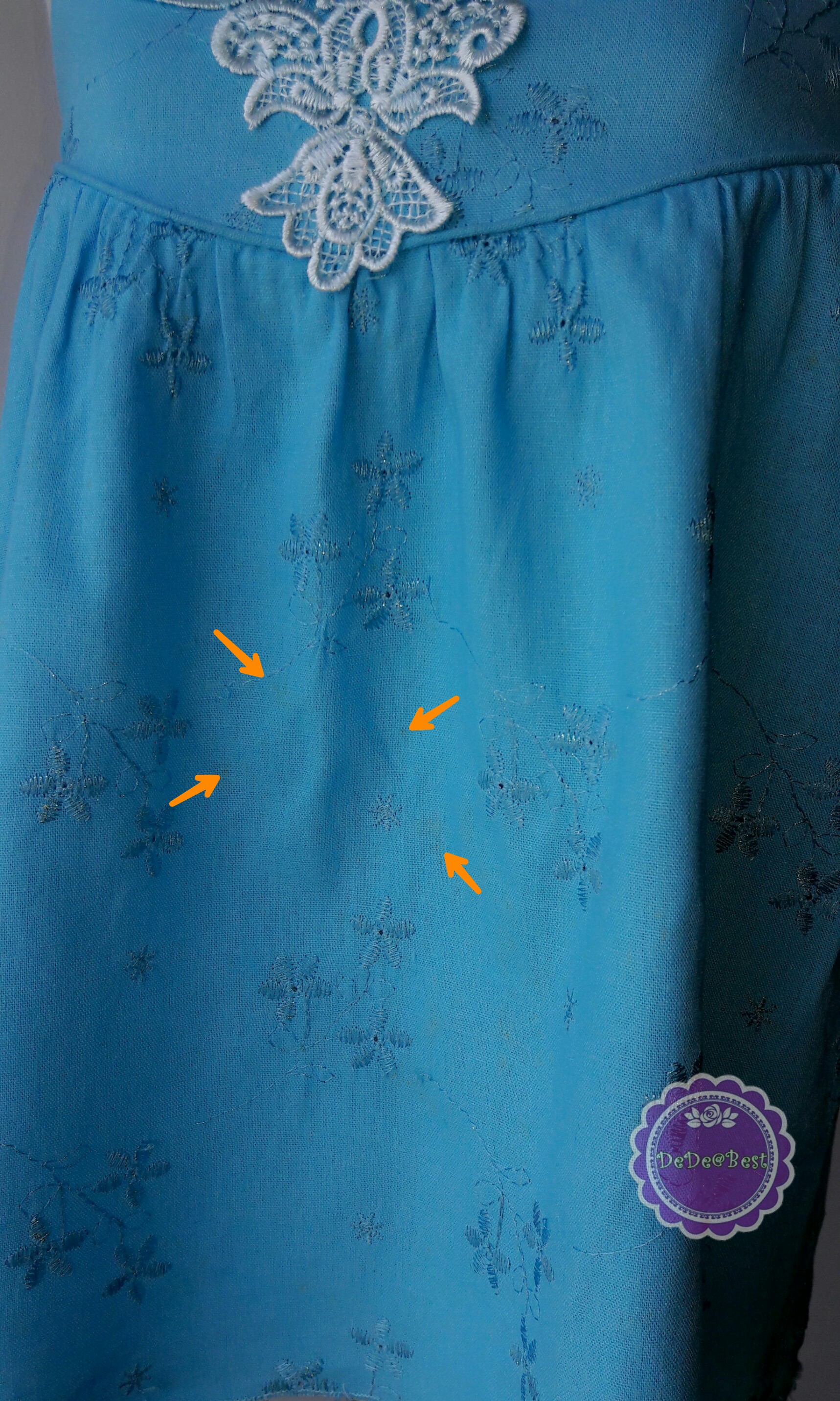 T70:2nd hand top เสื้อสายเดี่ยวสีฟ้า ผ้าฉลุลายดอกไม้