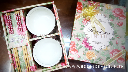 ของรับไหว้ ชามข้าวญี่ปุ่น เซ็ทคู่ ในกล่อง พร้อมถุงกระดาษลายเดียวกัน (TU) ชุดละ 120.-