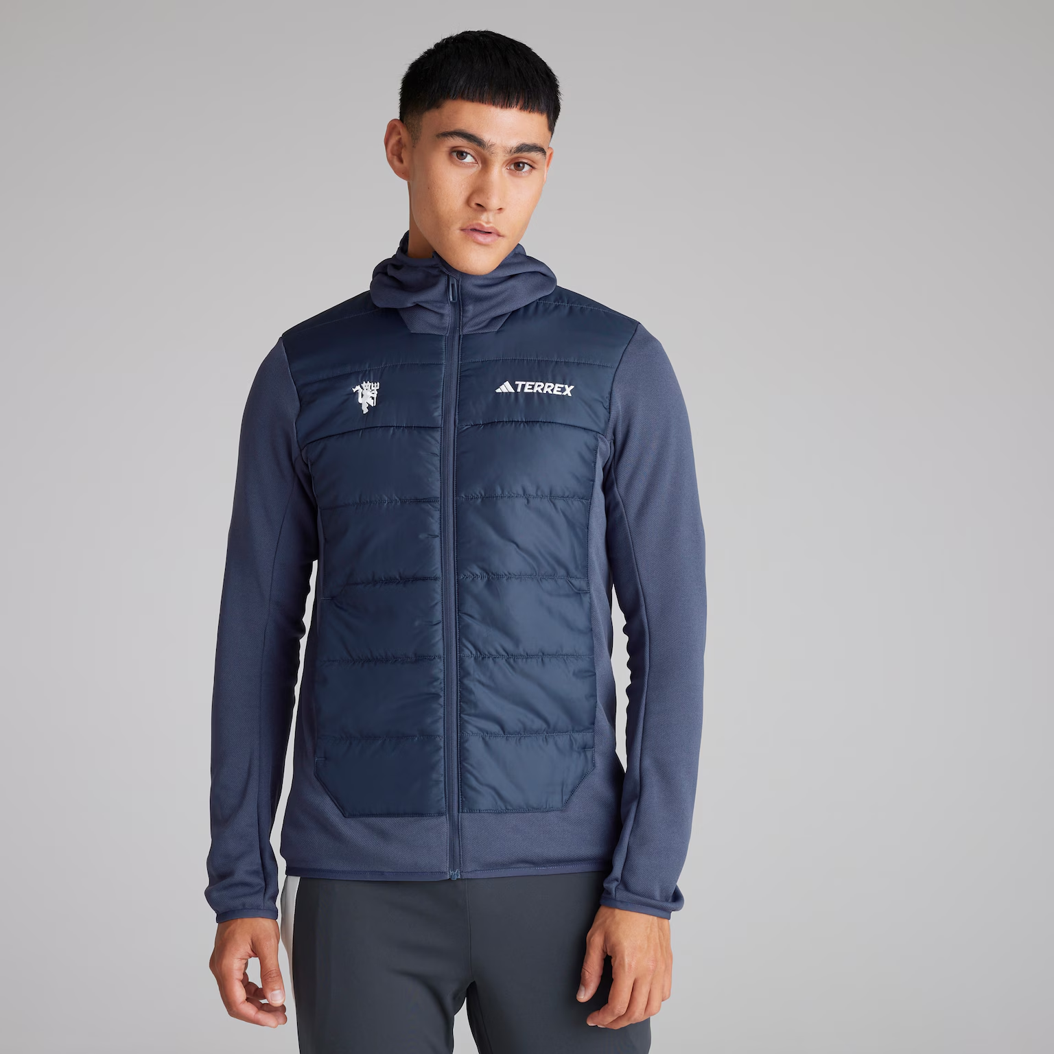 เสื้อแจ็คเก็ตแมนเชสเตอร์ ยูไนเต็ด adidas Mens Terrex Hybrid Insulated สีกรมท่าของแท้