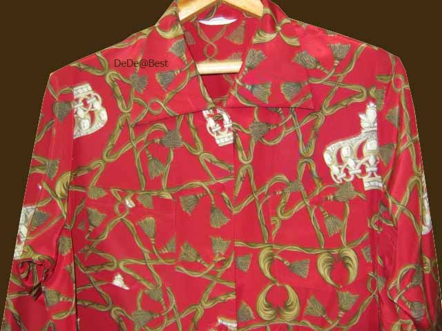 ขายแล้วค่ะ T33:Vintage top เสื้อวินเทจสีแดงลายมงกุฎและพู่เชือก❤