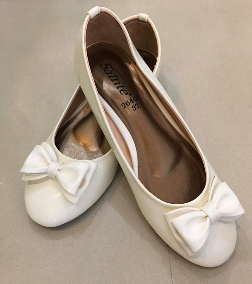 รองเท้าคัชชูหนังแก้วเด็กหญิงสีขาวครีม Sainte ประดับโบว์น่ารัก Size 36-42