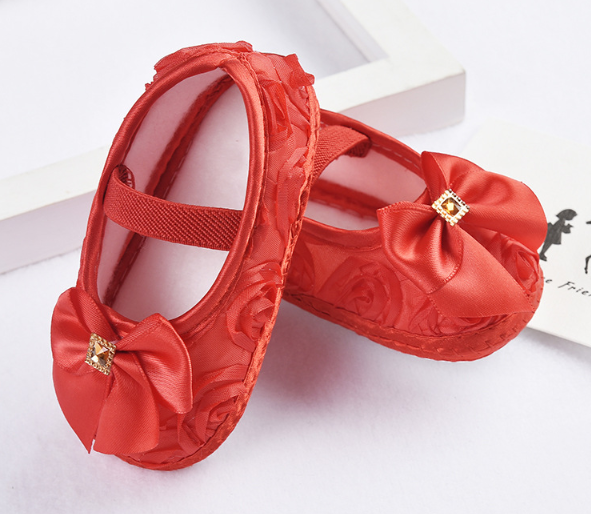 รองเท้าเด็กอ่อน สีแดง ลายดอกกุหลาบ ประดับโบว์ตรงกลาง