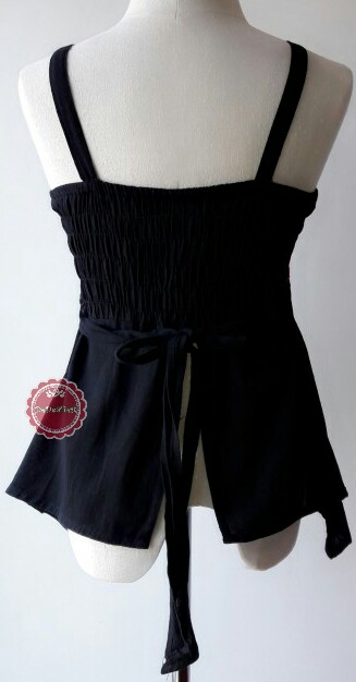 T82:2nd hand top เสื้อสายเดี่ยวสีดำปักเลื่อมแวววาวที่หน้าอก