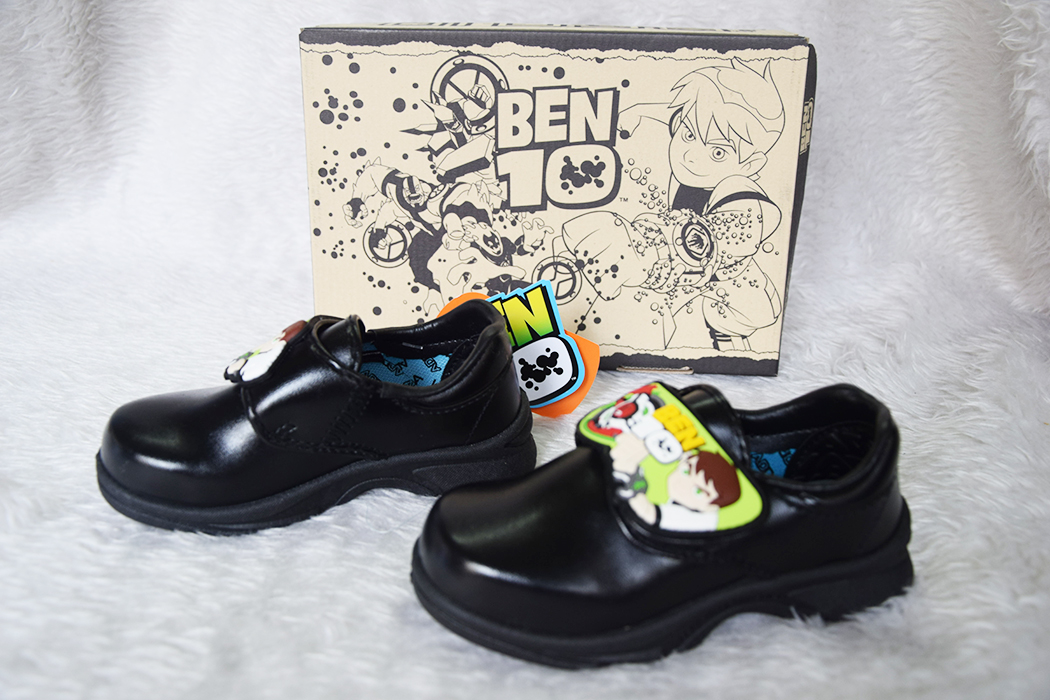 รองเท้านักเรียน Ben10 แบบเมจิกเทป