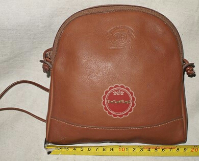 ขายแล้วค่ะ B13:2nd hand leather bag กระเป๋าหนังแท้สะพายข้าง❤