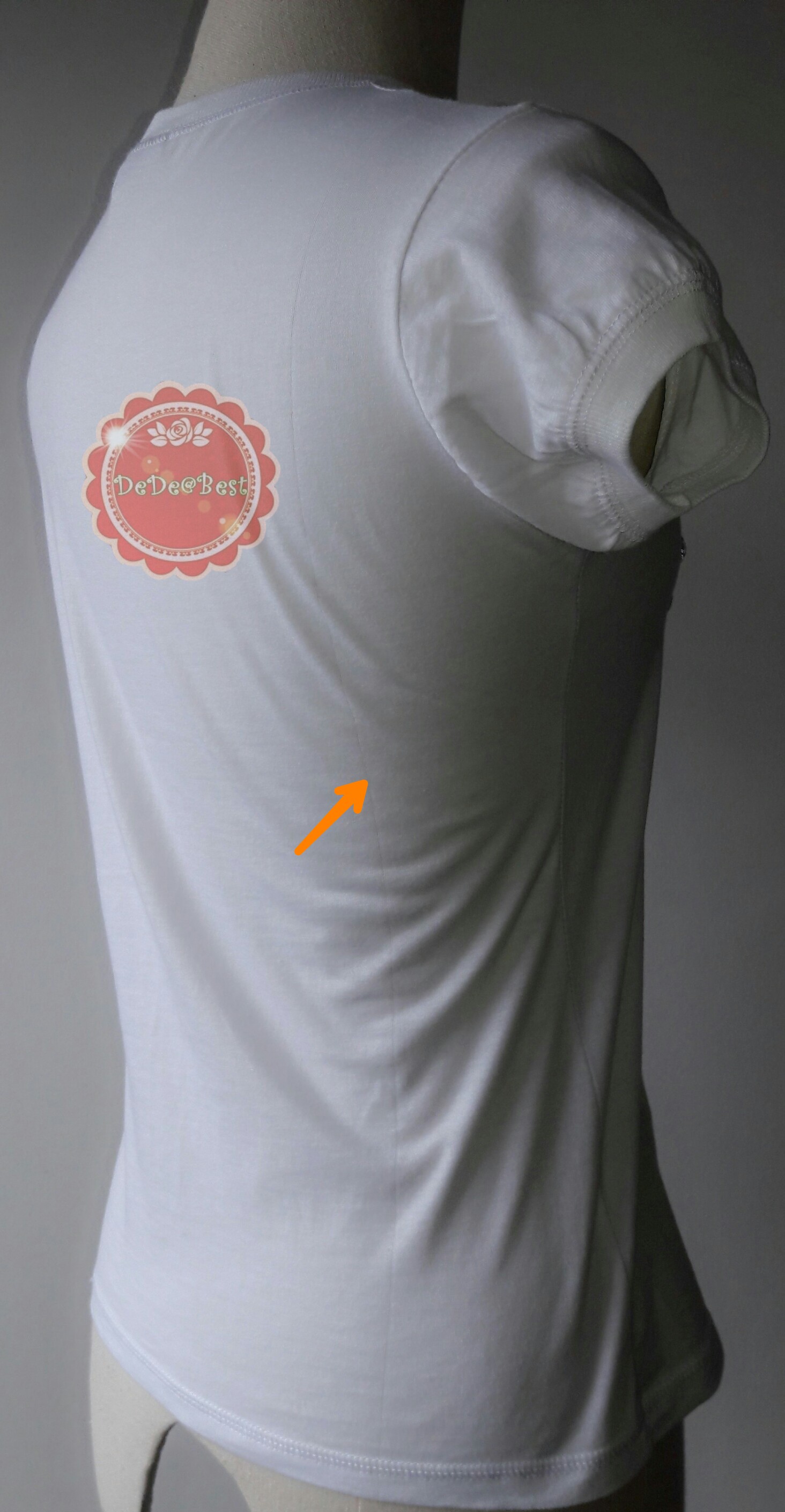 T116:2nd hand top เสื้อยืดสีขาวสกรีนลายและปักเลื่อมเป็นรูปมงกุฏ