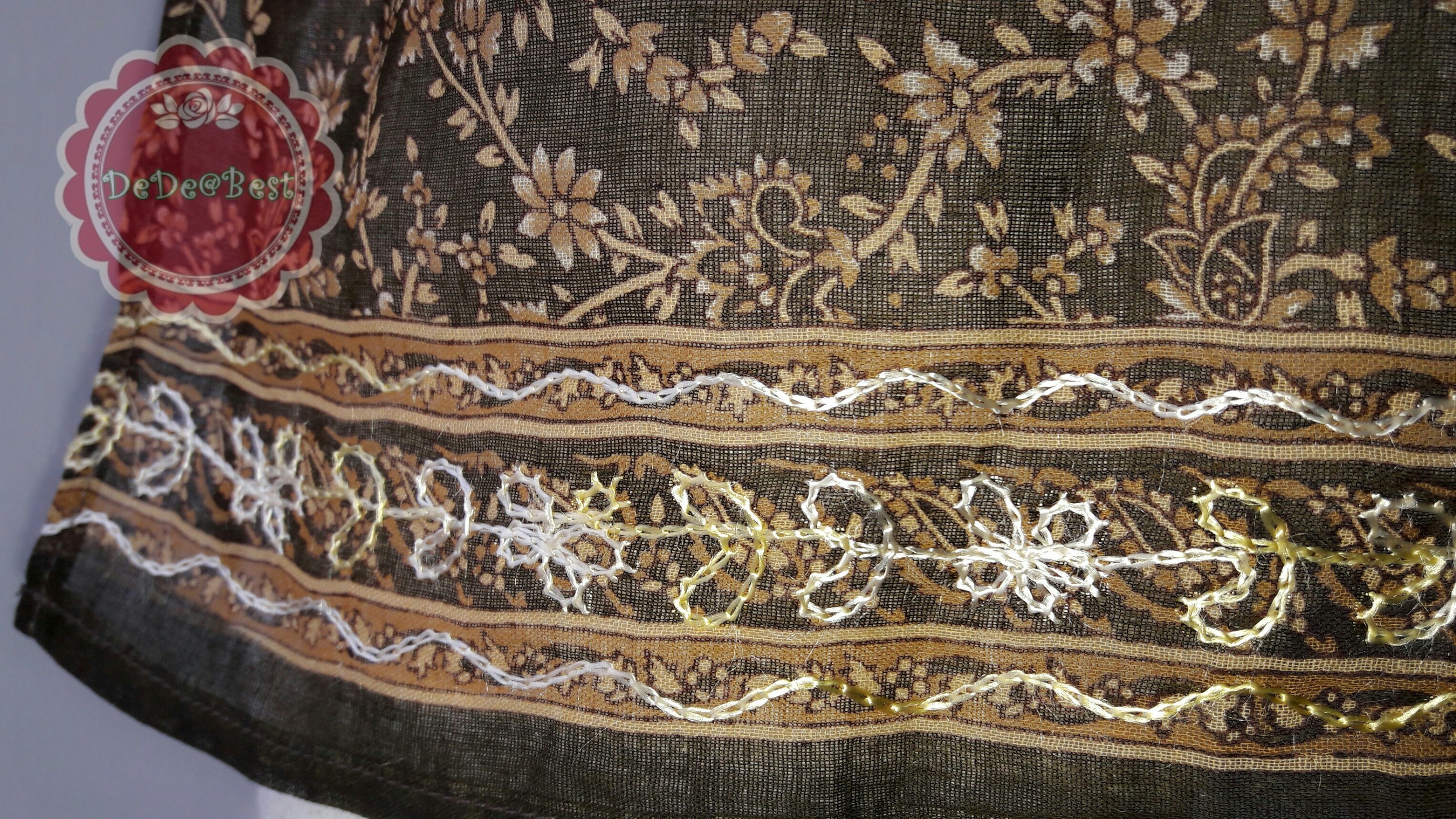 T12:2nd hand top เสื้อสายเดี่ยวสีน้ำตาลปักลายสวย