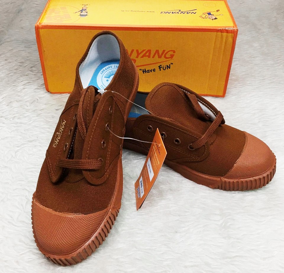 ใหม่!! รองเท้านักเรียนนันยาง สีน้ำตาล