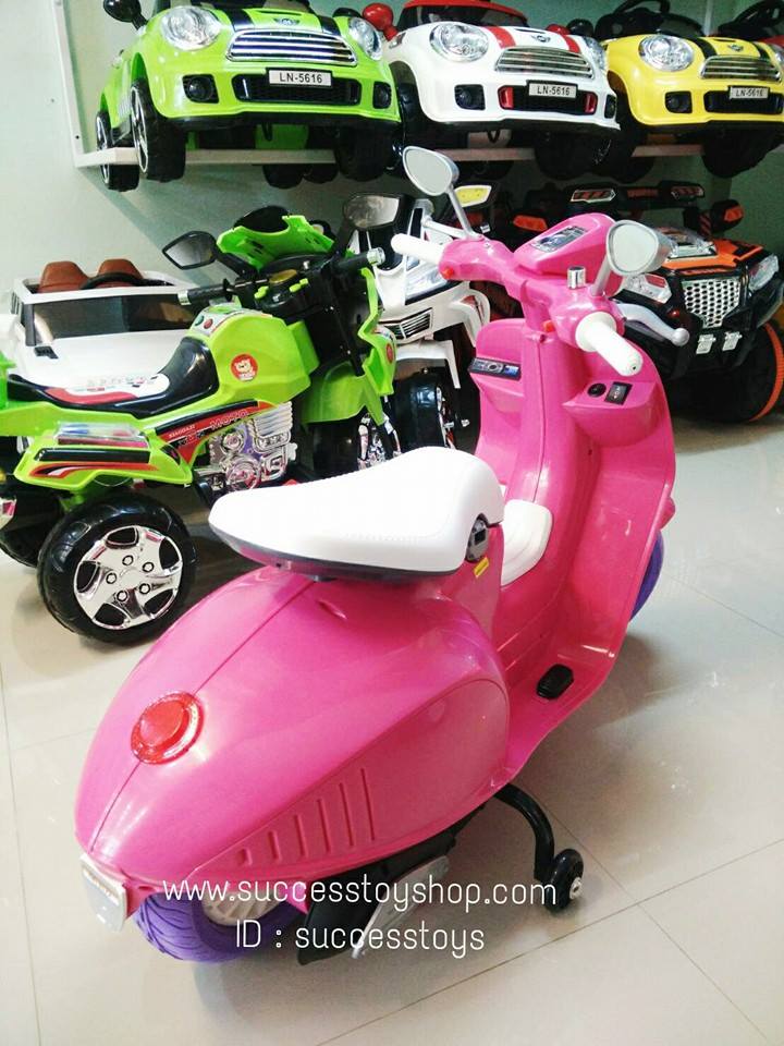 รถมอเตอร์ไซค์เวสป้า รุ่น CC3172 มี 4 สี ชมพู ดำ ขาว แดง