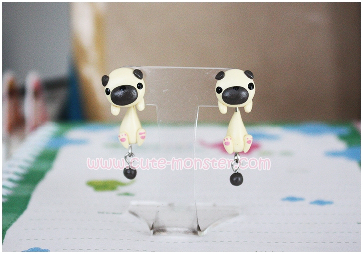 ต่างหูดินปั้น น้องหมาปั๊ก Pug puppy Earrings