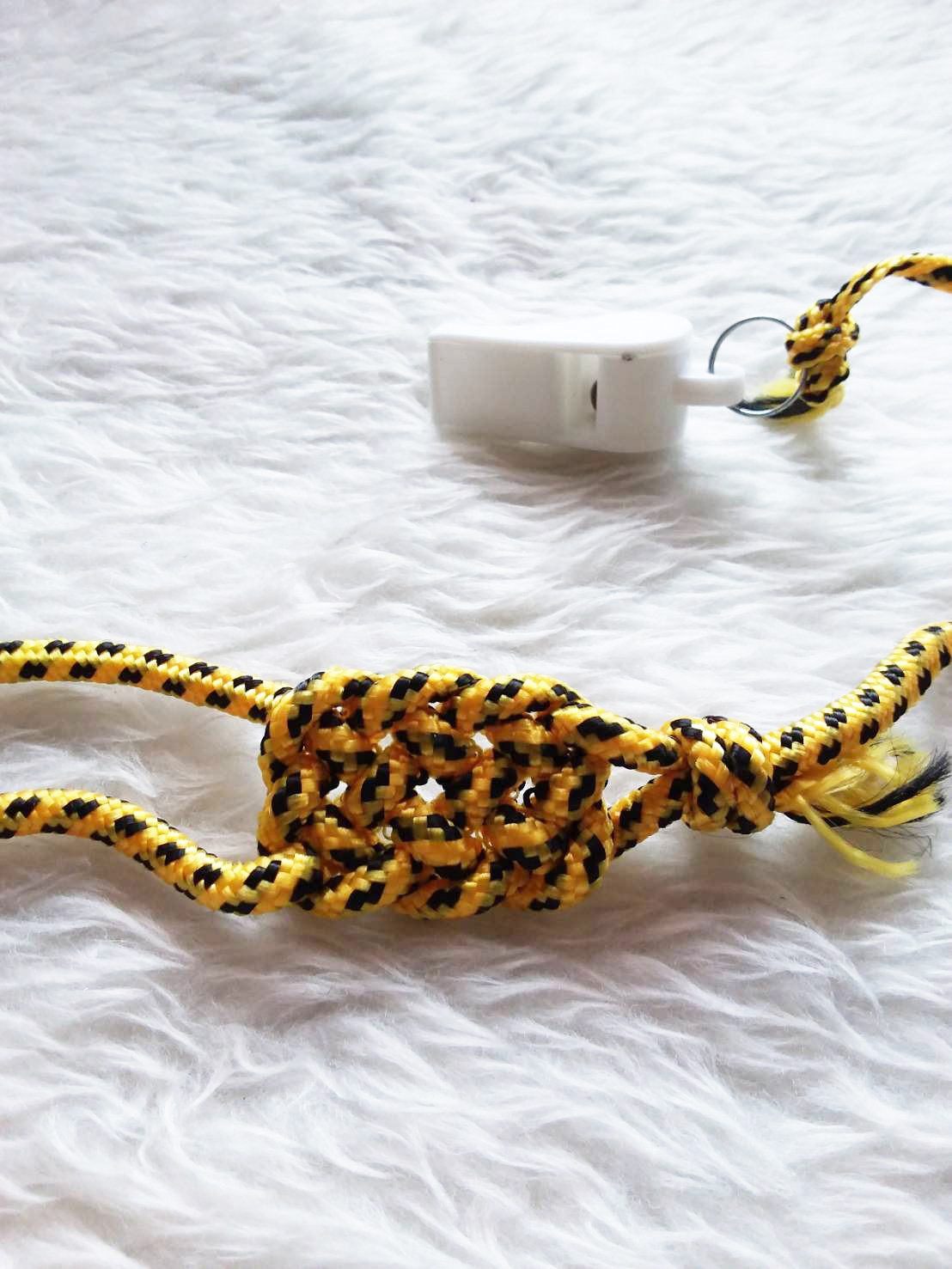 สายคล้องคอสำหรับแขวนนกหวีด