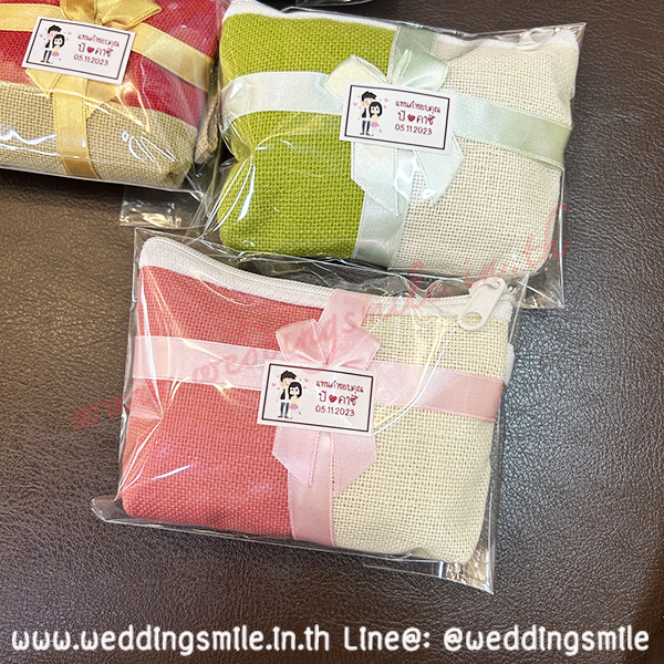 ของชำร่วยงานแต่ง กระเป๋าใส่เหรียญผ้ากระสอบ ทูโทน 2 สี ใบใหญ่ 9x11 ซม. คาดริบบิ้น ใส่ถุงพลาสติกแก้ว ใบละ 15.-