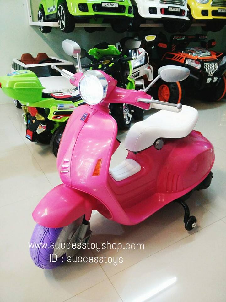 รถมอเตอร์ไซค์เวสป้า รุ่น CC3172 มี 4 สี ชมพู ดำ ขาว แดง