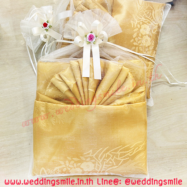 PROMOTION! ของรับไหว้ ผ้าแพร จับจีบใส่ถุงผ้าโปร่ง ชุดละ 120.-/ จับจีบ ใส่ถุงผ้าติดโบว์ 130.-