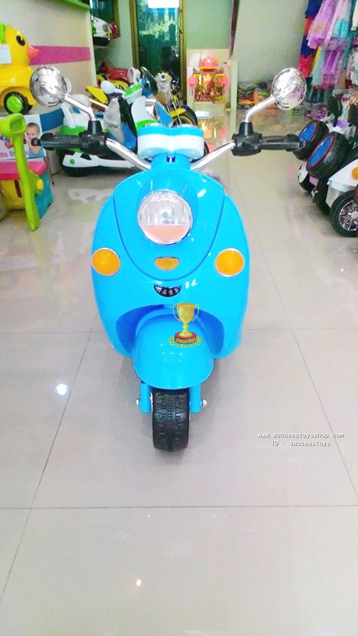 มอเตอร์ไซค์เวสป้า มี 4 สี : ชมพู ส้ม ฟ้า ขาว