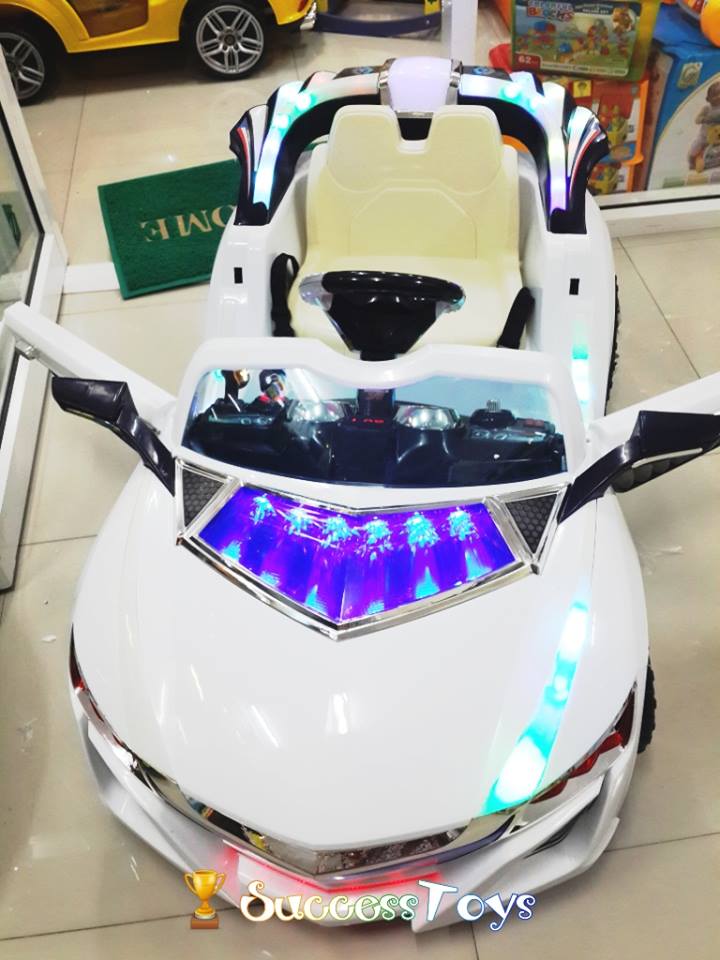 รถแบตเตอรี่เด็กนั่งไฟฟ้า รุ่น QX7555 ยี่ห้อ BMW มี 2 สี ขาว แดง