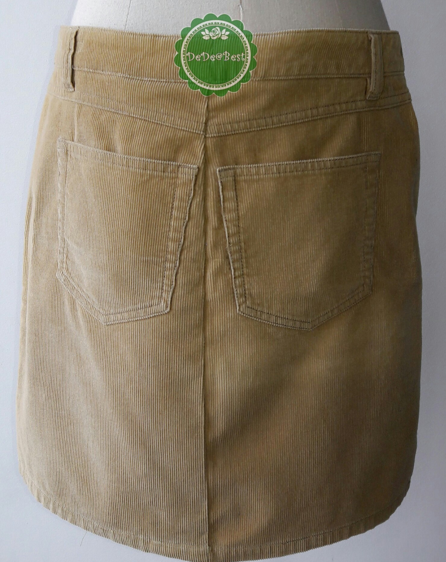 S7:2nd hand skirt กระโปรงสีครีมผ้าลูกฟูก