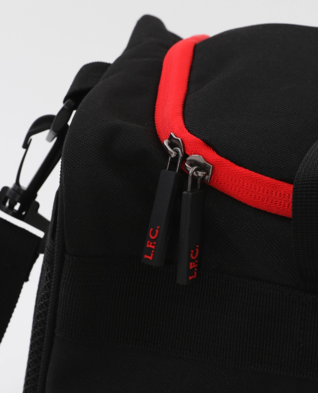 กระเป๋าลิเวอร์พูล Essentials Black Holdall ของแท้
