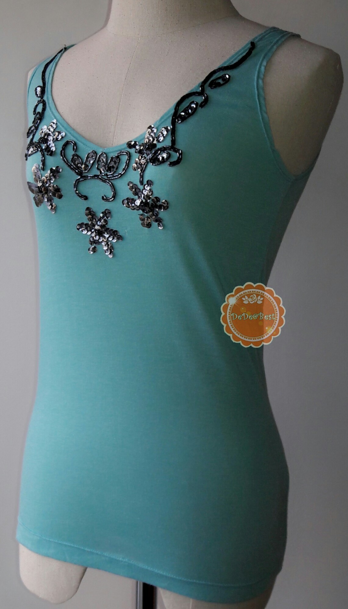 T29:2nd hand top เสื้อยืดแขนกุดปักเลื่อมสวย