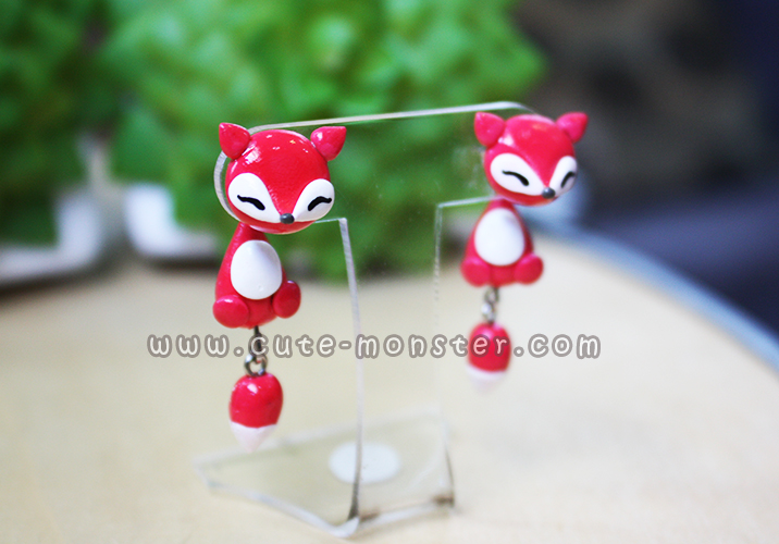 ต่างหูดินปั้น สุนัขจิ้งจอกสีแดง Cutie red fox Earrings