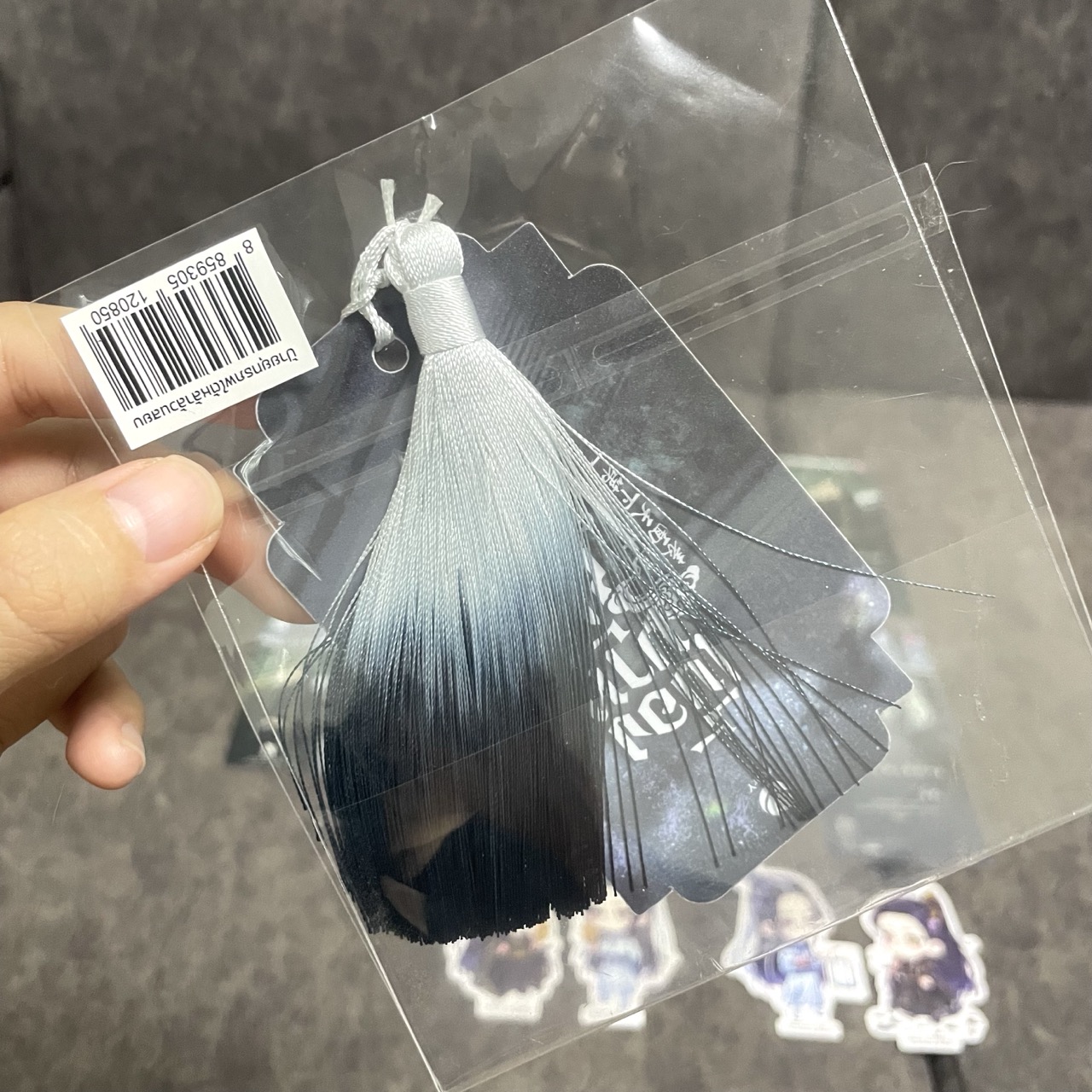 *มือสองมีตำหนิ พิมพ์หนึ่ง* เบื้องบาทข้า ใต้หล้าล้วนสยบ เล่ม 1-2 (จบ) + ป้ายยุทธภพใต้หล้าล้วนสยบ + การ์ดลายเซ็นนักเขียน