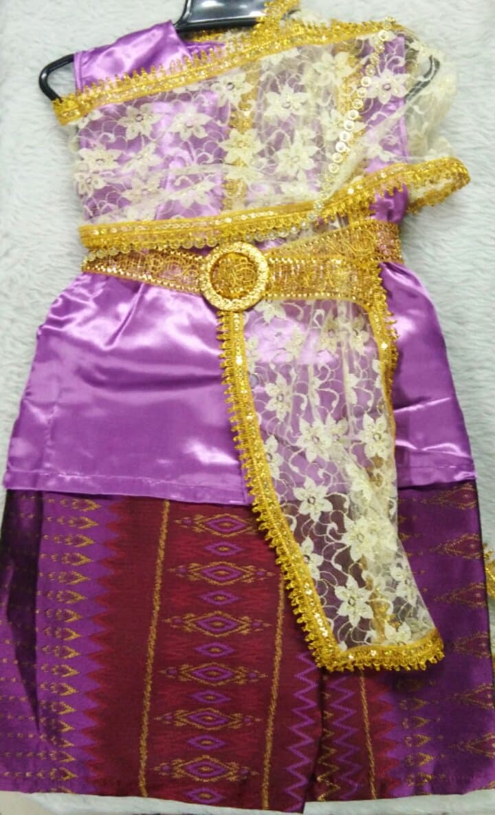ชุดเเม่หญิงลาว